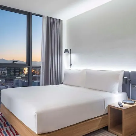 Hotel Hampton By Hilton Airport 4*